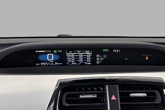 Toyota Prius Plug-in Hybrid 18 of 28