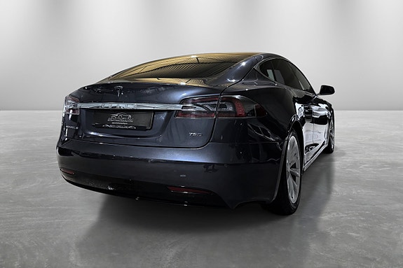 Tesla Model S 7 of 30