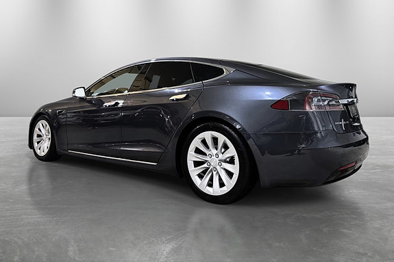 Tesla Model S 4 of 30