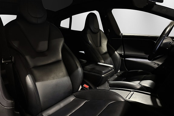 Tesla Model S 29 of 30