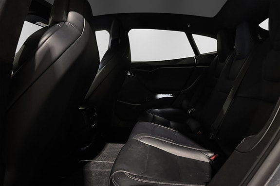 Tesla Model S 23 of 30