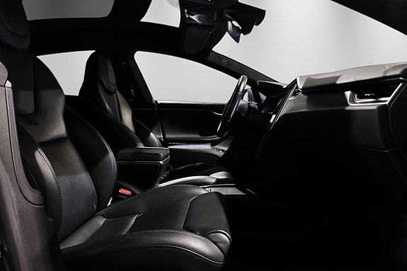 Tesla Model S 28 of 30