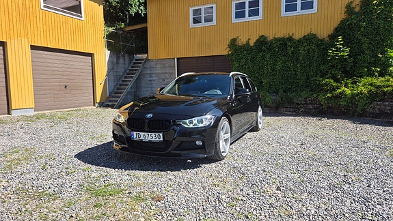 BMW 320d 2 of 16