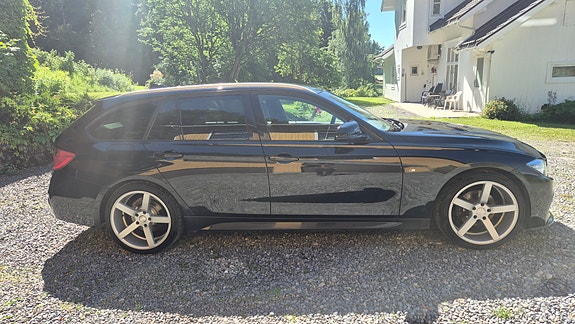 BMW 320d 5 of 16