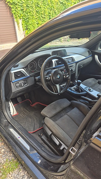 BMW 320d 14 of 16