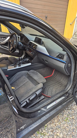 BMW 320d 10 of 16