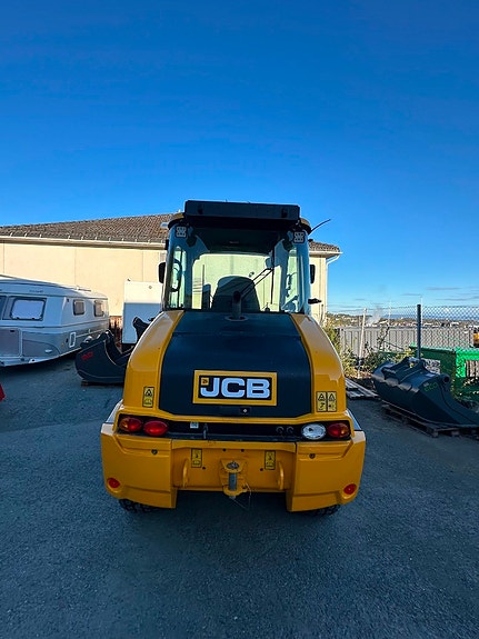JCB 409 B 6 of 11
