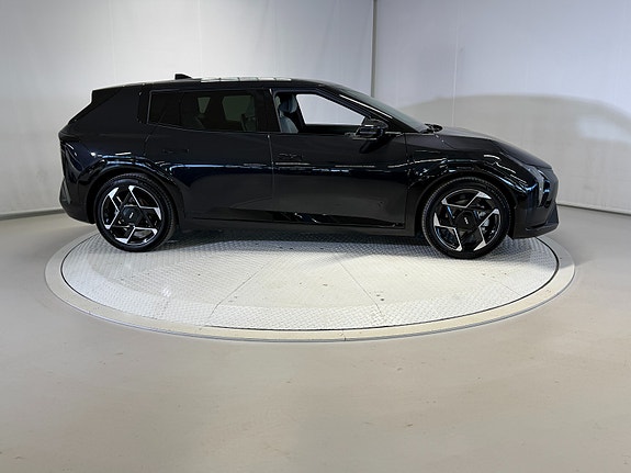 Kia EV4 12 of 30