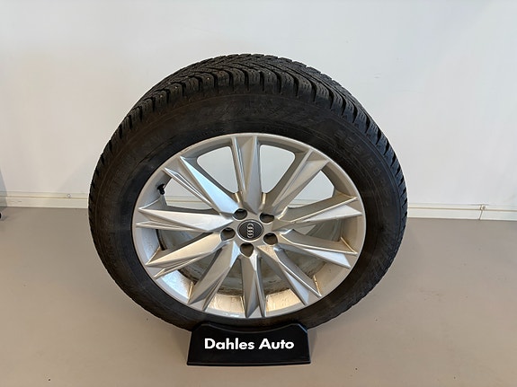Audi e-tron 10 of 29