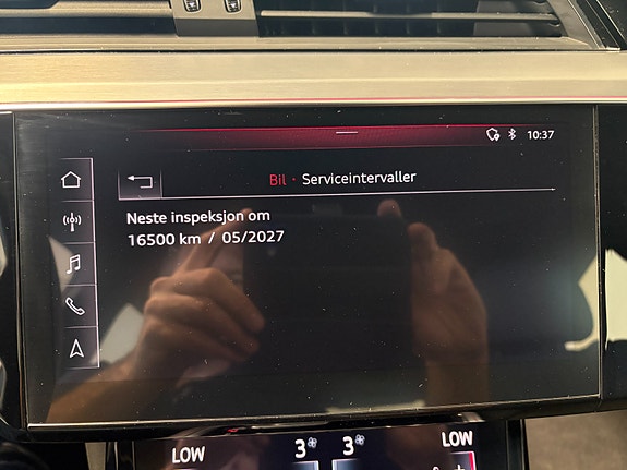 Audi e-tron 16 of 29