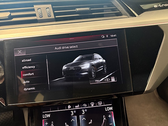 Audi e-tron 27 of 29