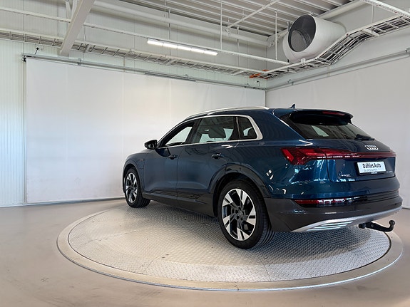 Audi e-tron 4 of 29