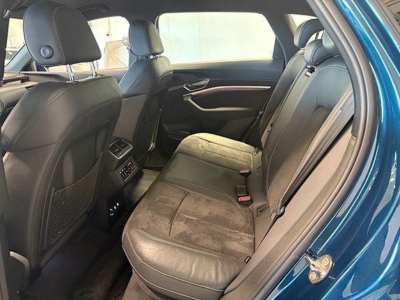 Audi e-tron 22 of 29
