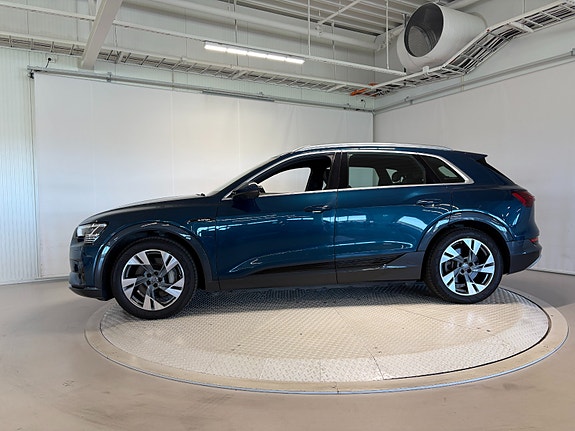 Audi e-tron 3 of 29