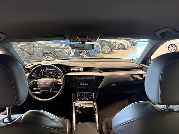 Audi e-tron 25 of 29