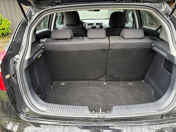 Kia Rio 7 of 15