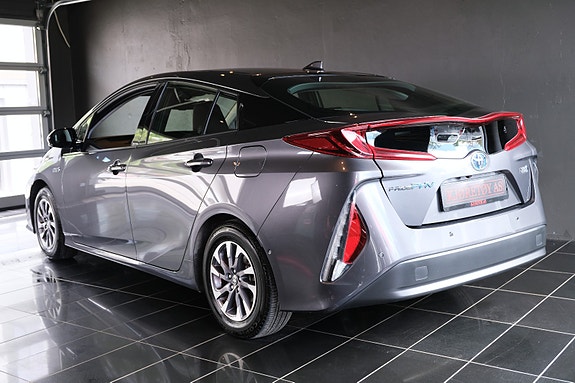 Toyota Prius Plug-in Hybrid 2 of 30