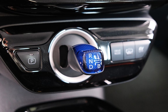 Toyota Prius Plug-in Hybrid 21 of 30