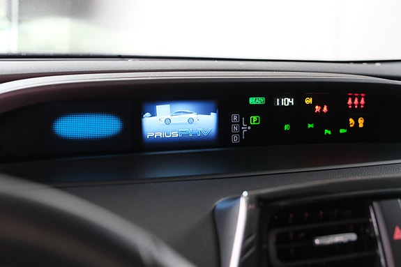 Toyota Prius Plug-in Hybrid 12 of 30