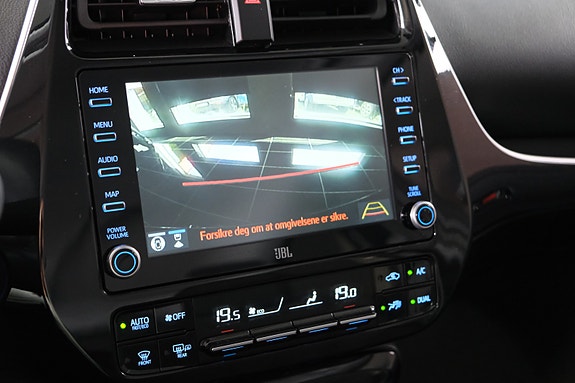 Toyota Prius Plug-in Hybrid 19 of 30