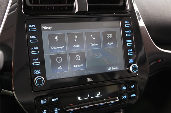 Toyota Prius Plug-in Hybrid 17 of 30