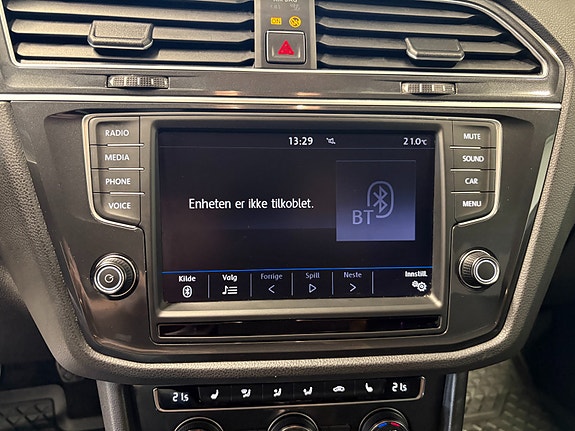 Volkswagen Tiguan 15 of 26