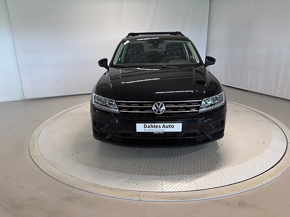 Volkswagen Tiguan 2 of 26