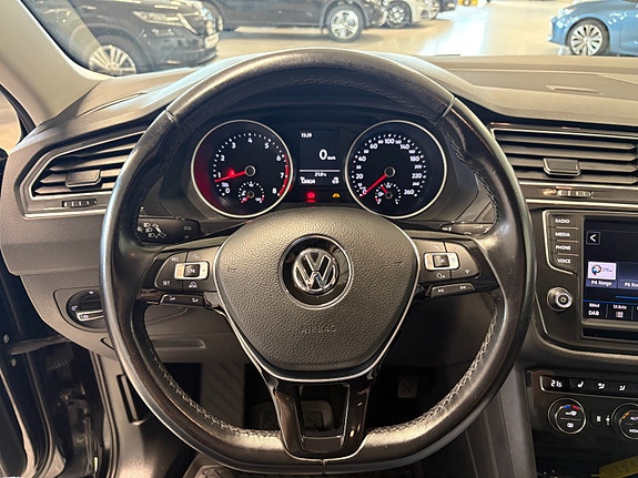 Volkswagen Tiguan 13 of 26