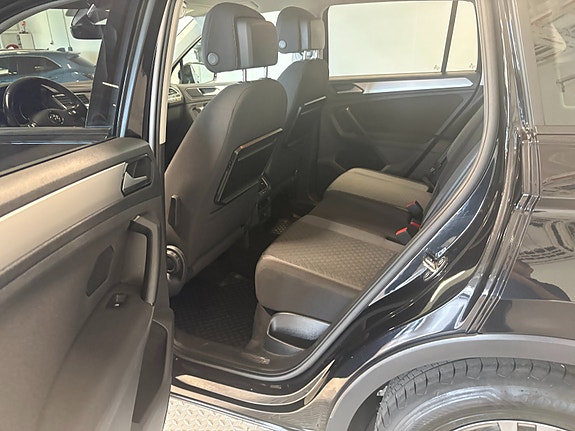 Volkswagen Tiguan 23 of 26