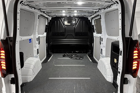 Volkswagen Transporter 18 of 29