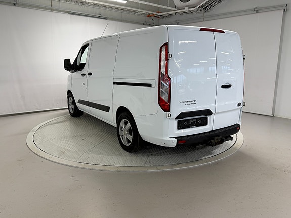 Ford Transit Custom 11 of 30