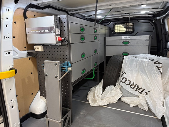 Ford Transit Custom 18 of 30