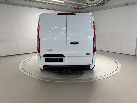 Ford Transit Custom 12 of 30
