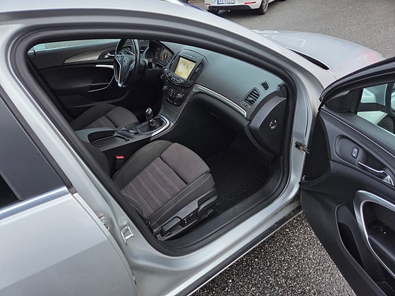 Opel Insignia 21 of 27