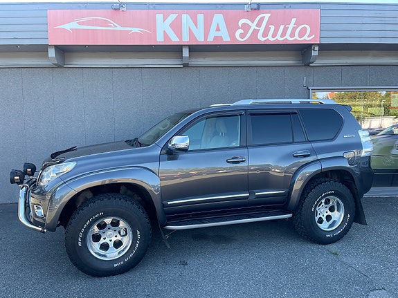 Toyota Land Cruiser 2 of 30