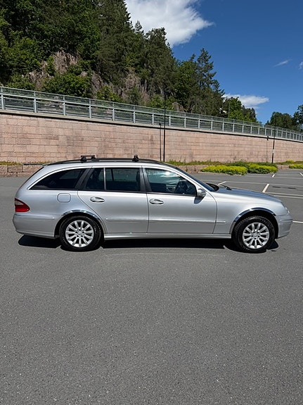 Mercedes-Benz E270 7 of 7