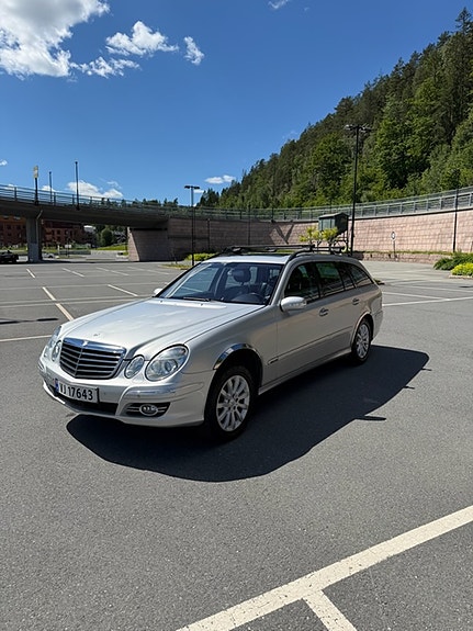 Mercedes-Benz E270 6 of 7