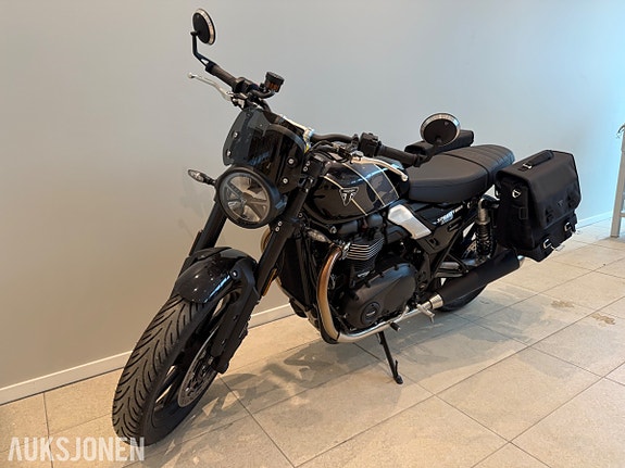Triumph Speed Twin 900 - kun 733 km!! 2 of 21
