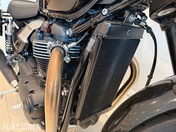 Triumph Speed Twin 900 - kun 733 km!! 8 of 21