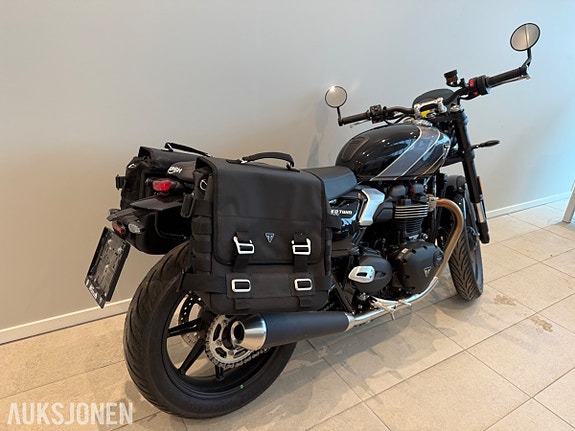 Triumph Speed Twin 900 - kun 733 km!! 4 of 21