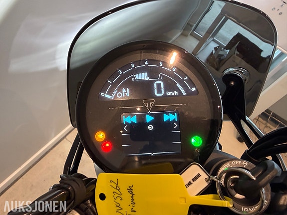 Triumph Speed Twin 900 - kun 733 km!! 16 of 21