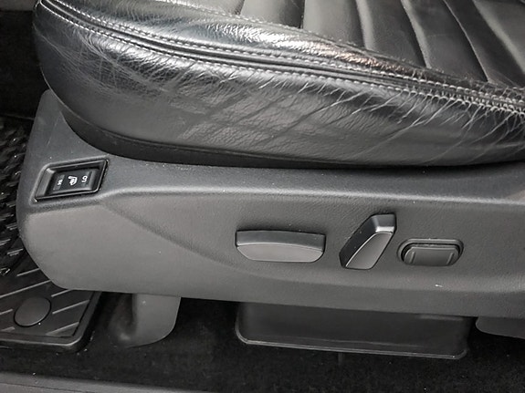 Mercedes-Benz X250 d 10 of 30