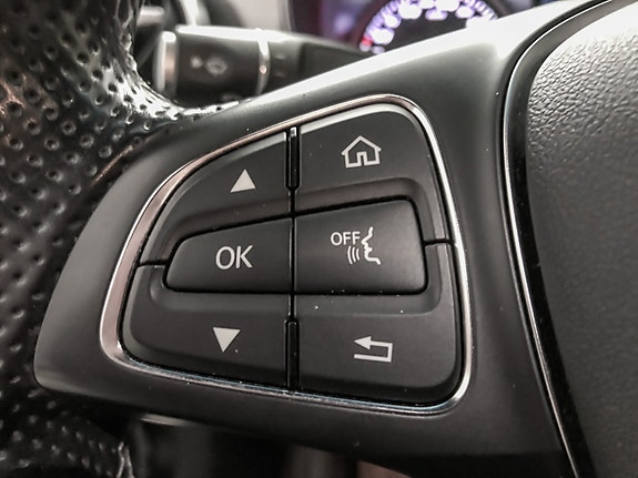 Mercedes-Benz X250 d 14 of 30