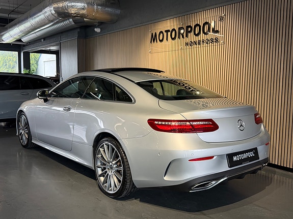 Mercedes-Benz E200 12 of 30