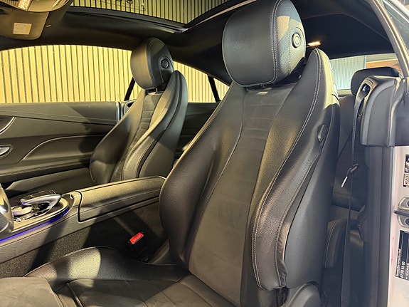 Mercedes-Benz E200 18 of 30