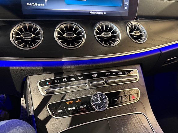 Mercedes-Benz E200 29 of 30