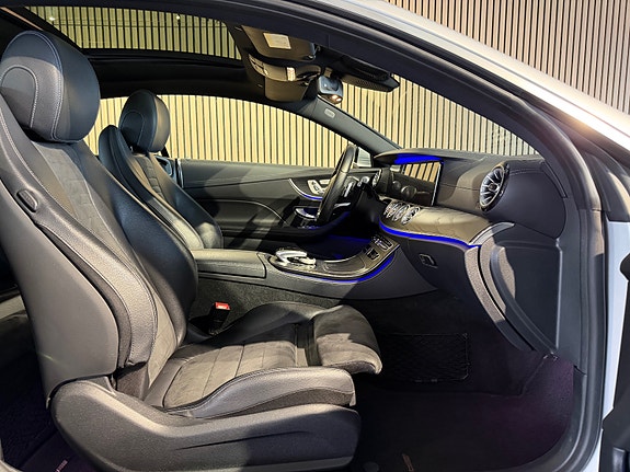 Mercedes-Benz E200 5 of 30