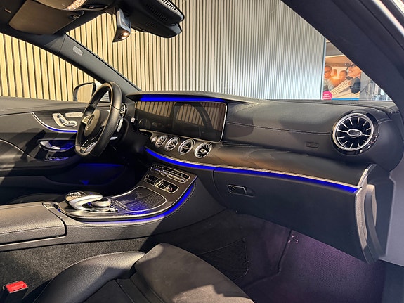 Mercedes-Benz E200 7 of 30