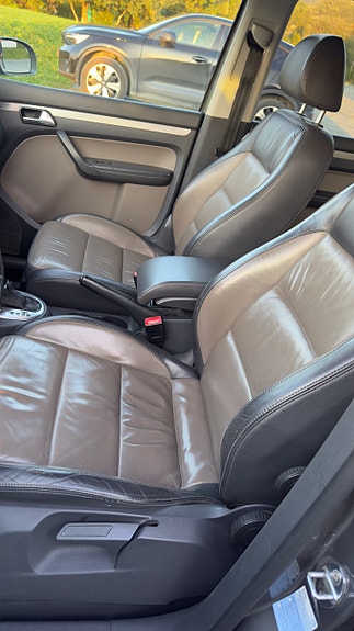 Volkswagen Touran 5 of 12