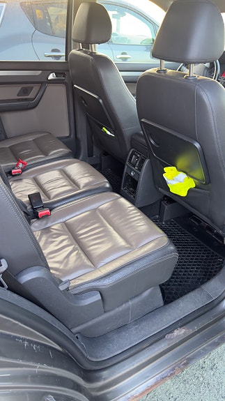 Volkswagen Touran 6 of 12